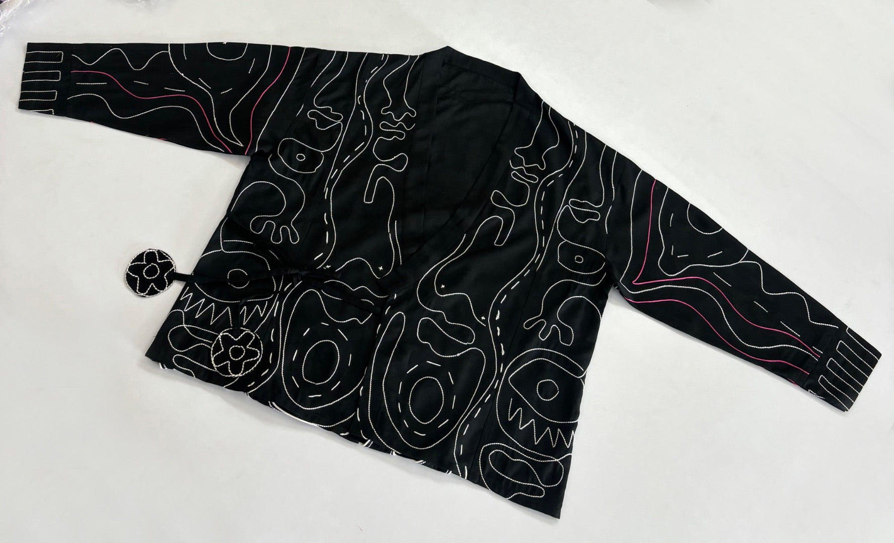 relaxed-fit kimono jacket with cotton thread embroidery