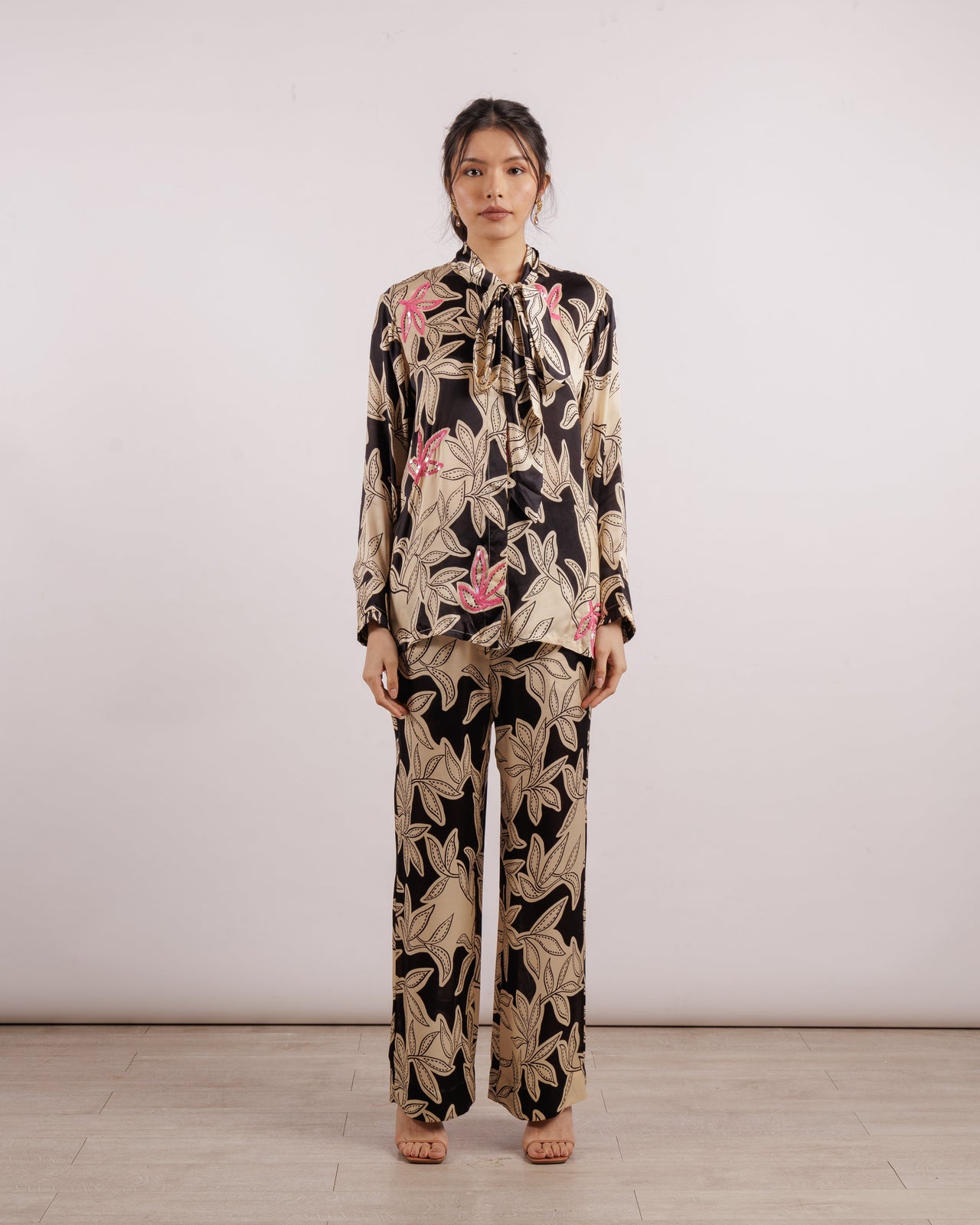 Hazel Knot Shirt | Silk | Printed