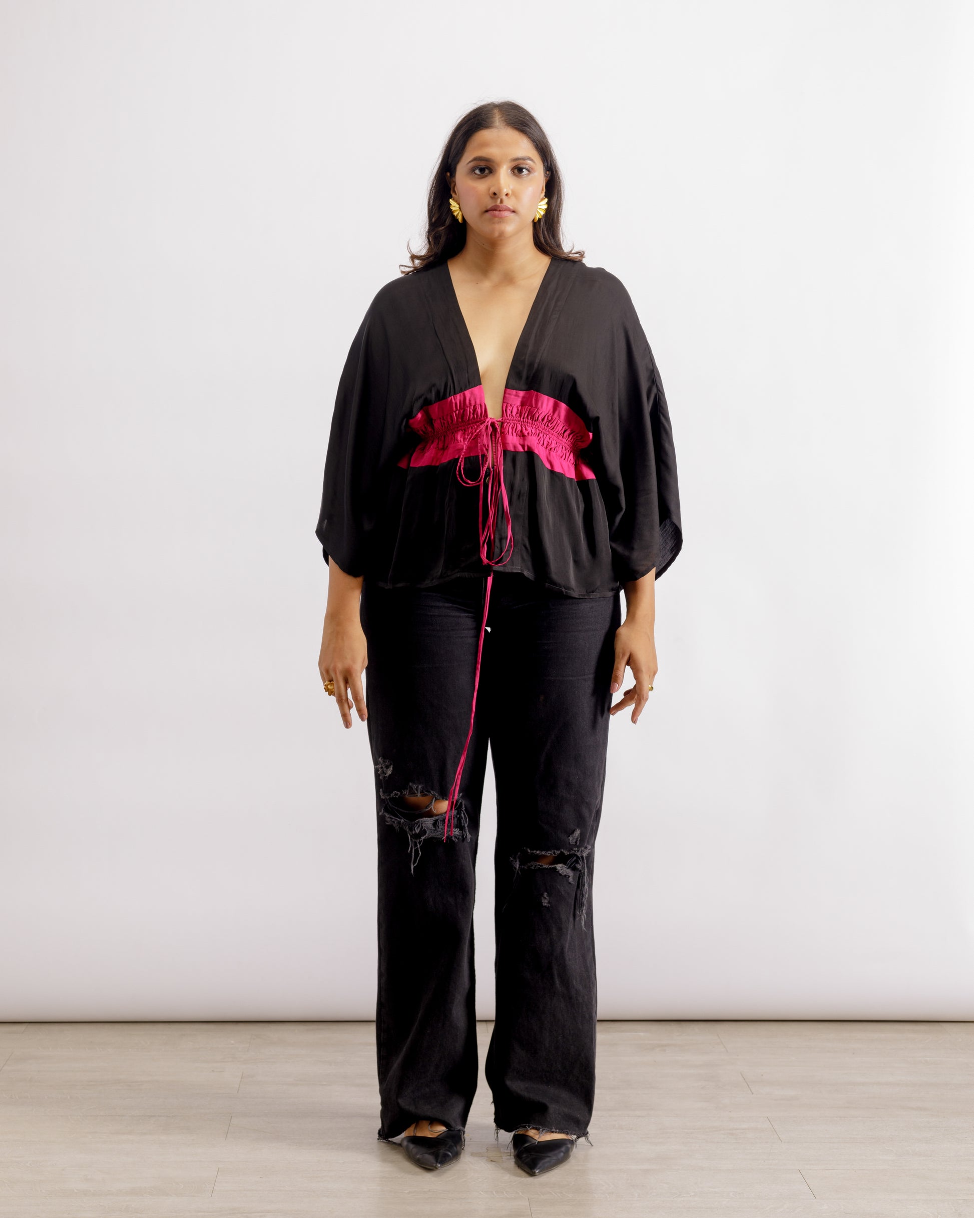 Black Cape With Ruched Waist | Short Cape - Black & Wine | PAIVE